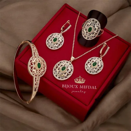 طقم بلدي 4 قطع – حجر أخضر طبيعي أصلي