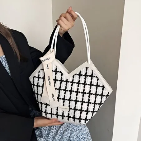 Sac Cabas Mountain mavenz pour femme, design noir et blanc,