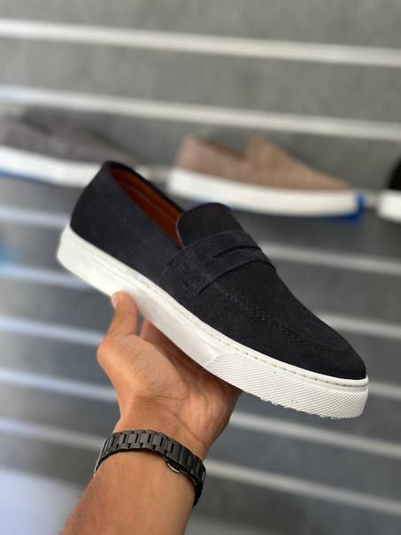 Mocassins en daim pour homme  Semelle blanche