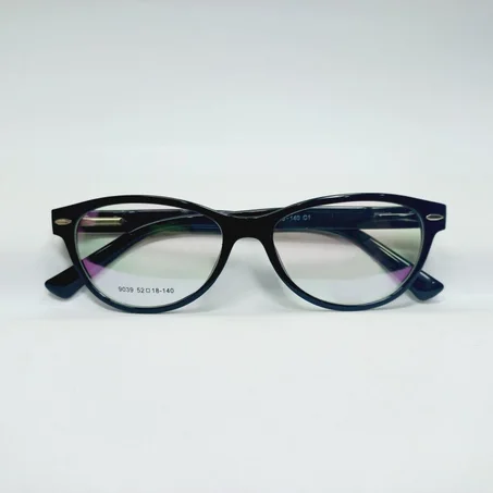 نظارة طبية من البلاستيك موديل 9039-c1