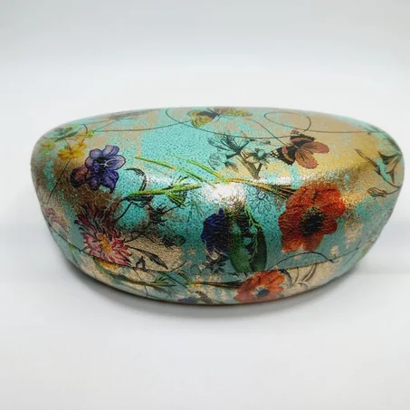 علبة نظارات شمسية