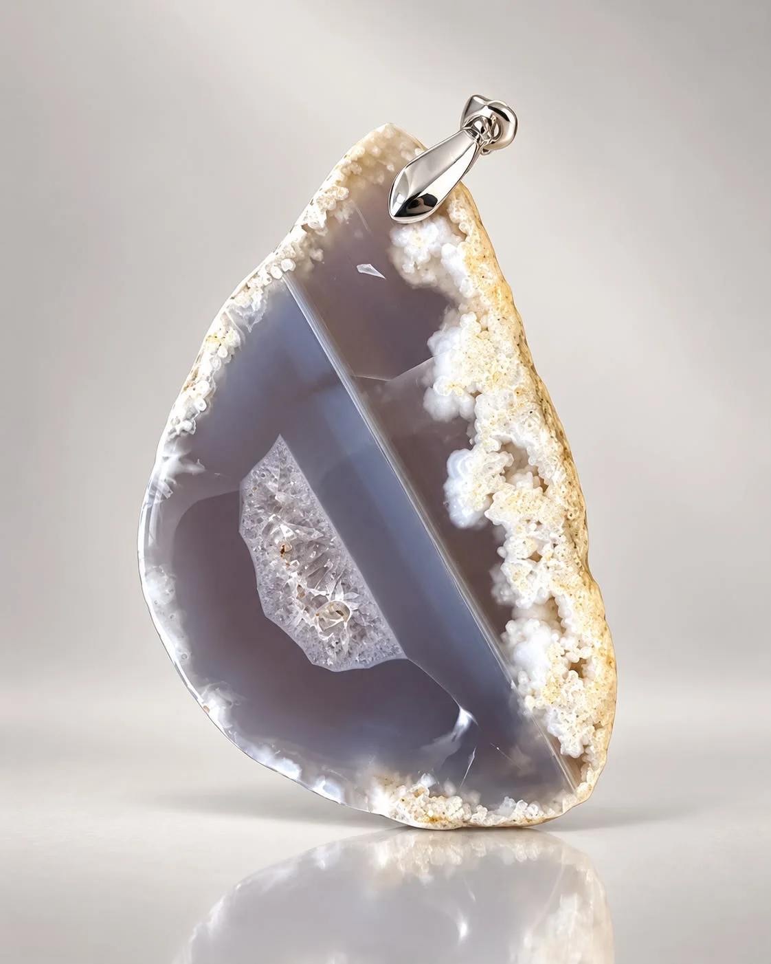 colliers agates /قلادات العقيق
