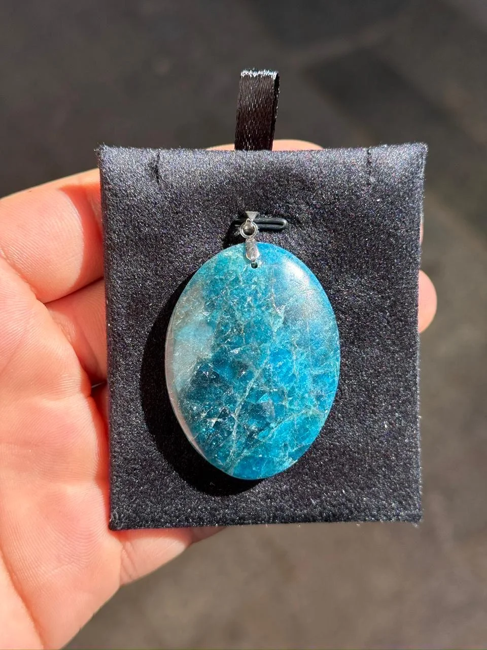 collier apatite bleu /قلادة الأباتيت الأزرق