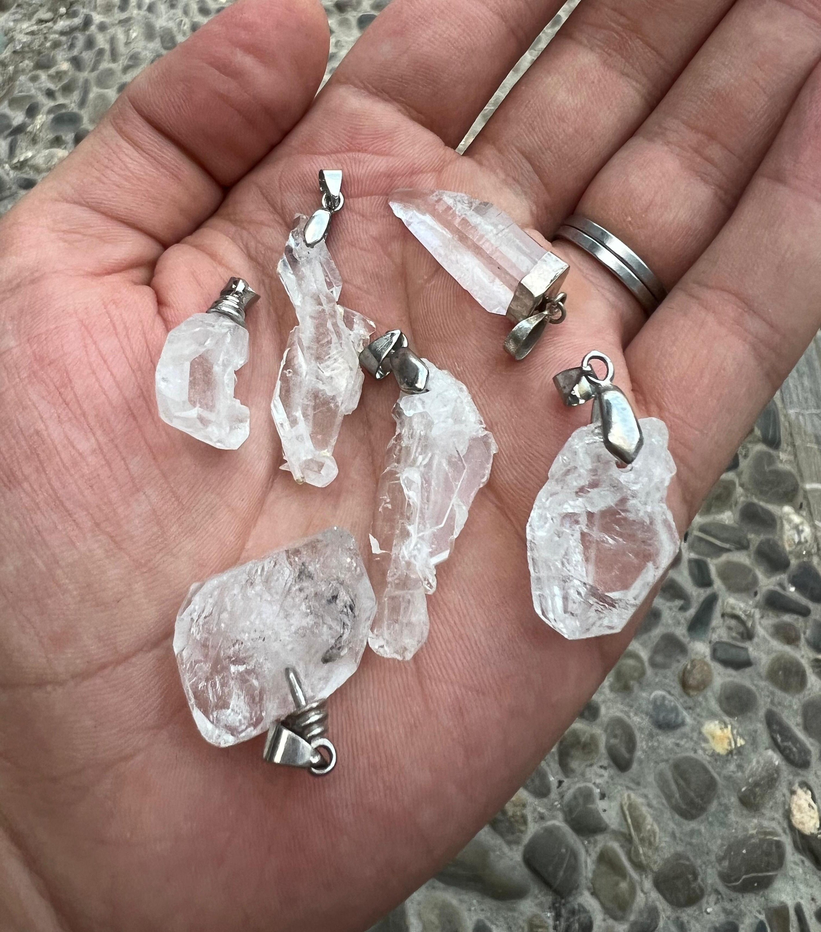 collier quartz blanc /قلادة الكوارتز الأبيض