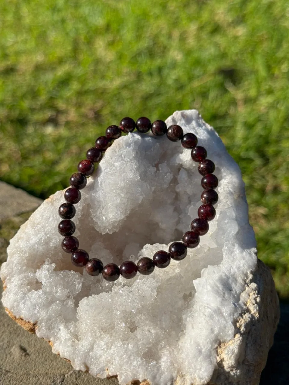 bracelet garnet / سوار العقيق الأحمر