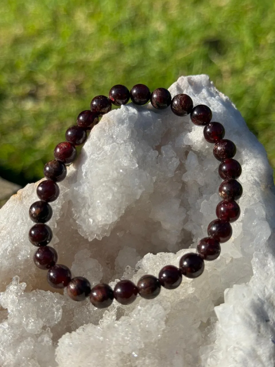 bracelet garnet / سوار العقيق الأحمر