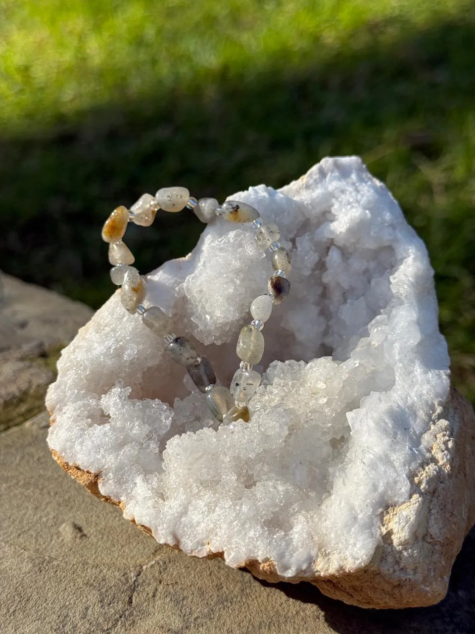 bracelet labradorite/ سوار من حجر الطاووس