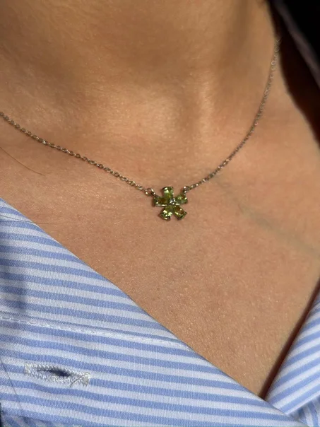 collier péridot en argent s925/ قلادة من الزبرجد من الفضة عيار 925
