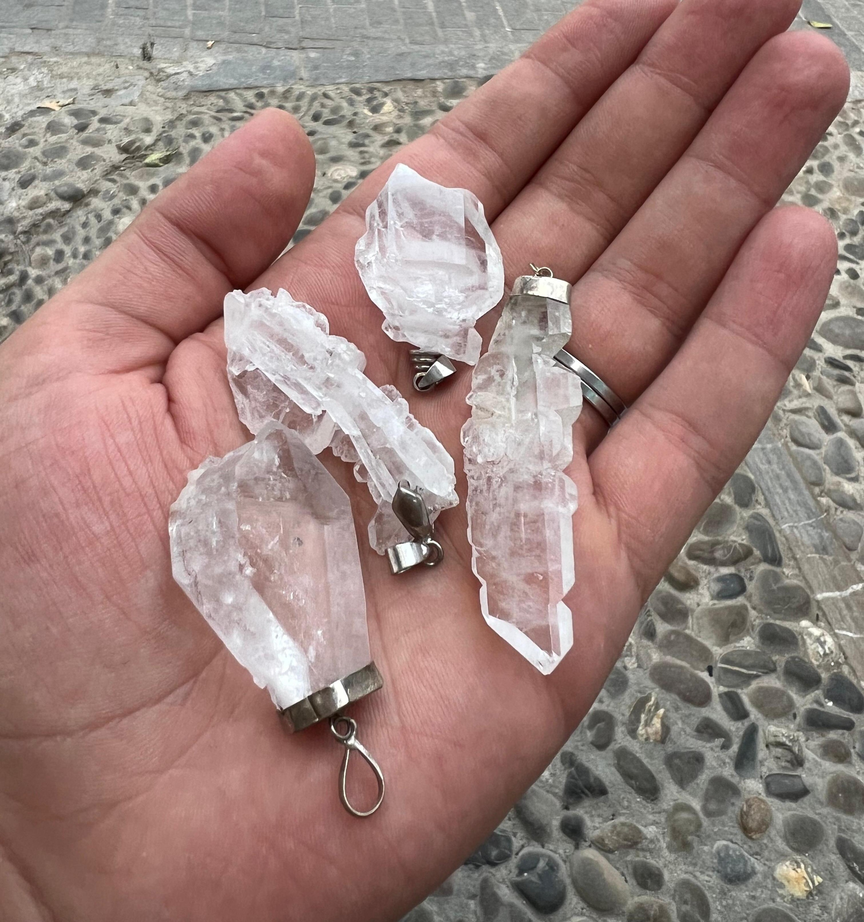 collier quartz blanc /قلادة الكوارتز الأبيض