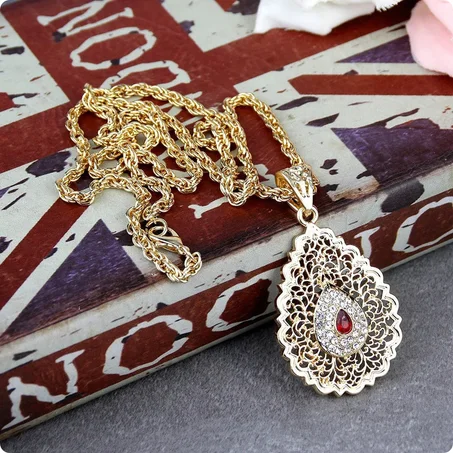 Collier long pendentif Rouge pour femme style marocain + boite cadeu