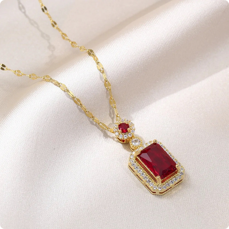 Collier Avec Pendentif Zircone Rouge Cubique Décor Rectangle + boite cadeu