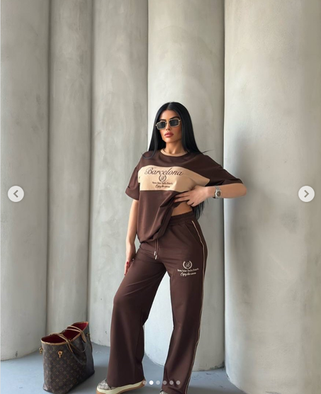 "Barcelona"  طقم كاجوال نسائي بنطلون وسويتشيرت بتصميم عصري وأنيق