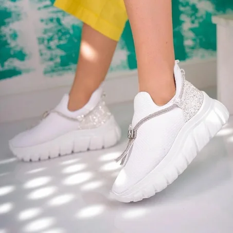 "Chaussure légère turque pour femmes : Élégance et confort à chaque pas"