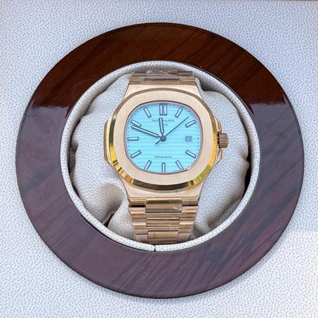 Patek Philippe Nautilus 5711/1R-011 Gold and Blue dial