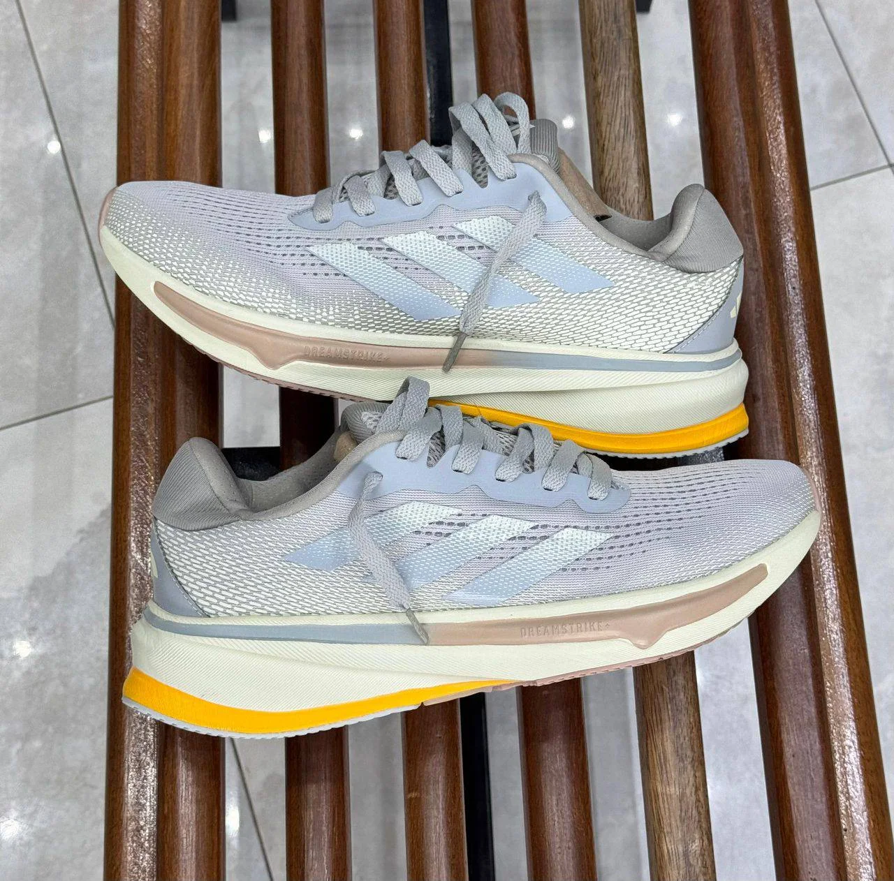 👟 Chaussures Adidas Authentiques – Multi-couleurs