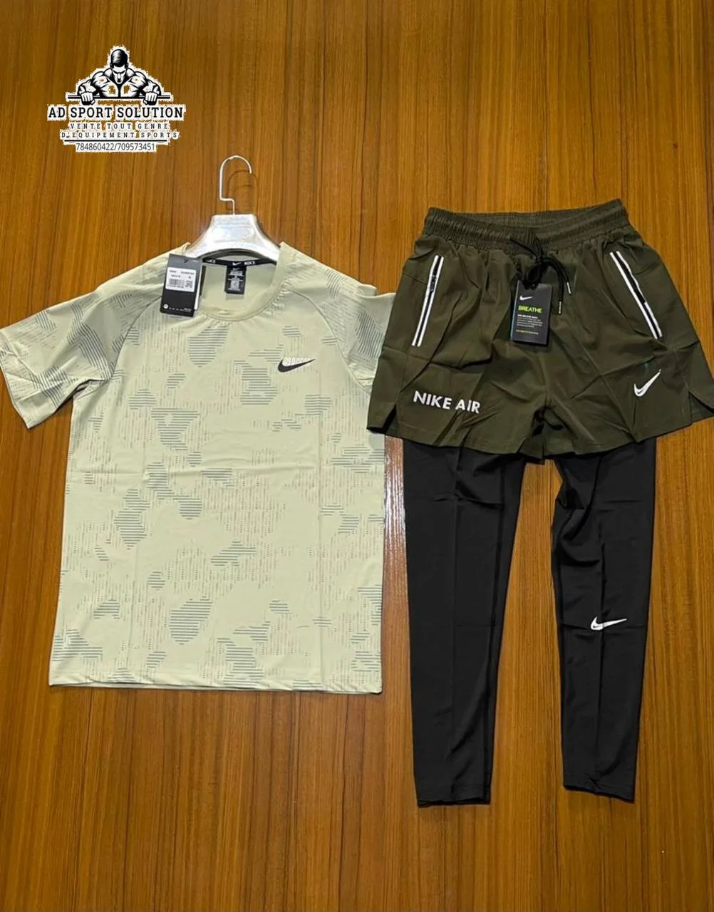 Ensemble Sport Nike (T-shirt + collant / Short)