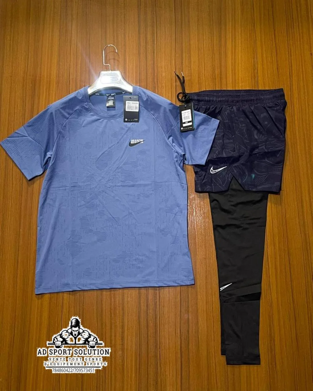 Ensemble Sport Nike (T-shirt + collant / Short)