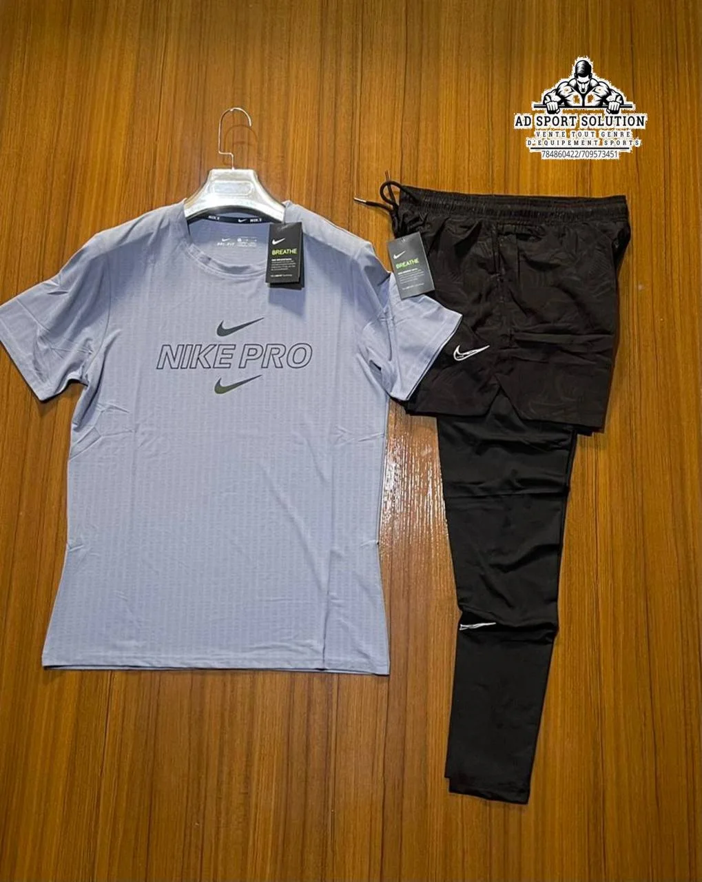 Ensemble Sport Nike (T-shirt + collant / Short)