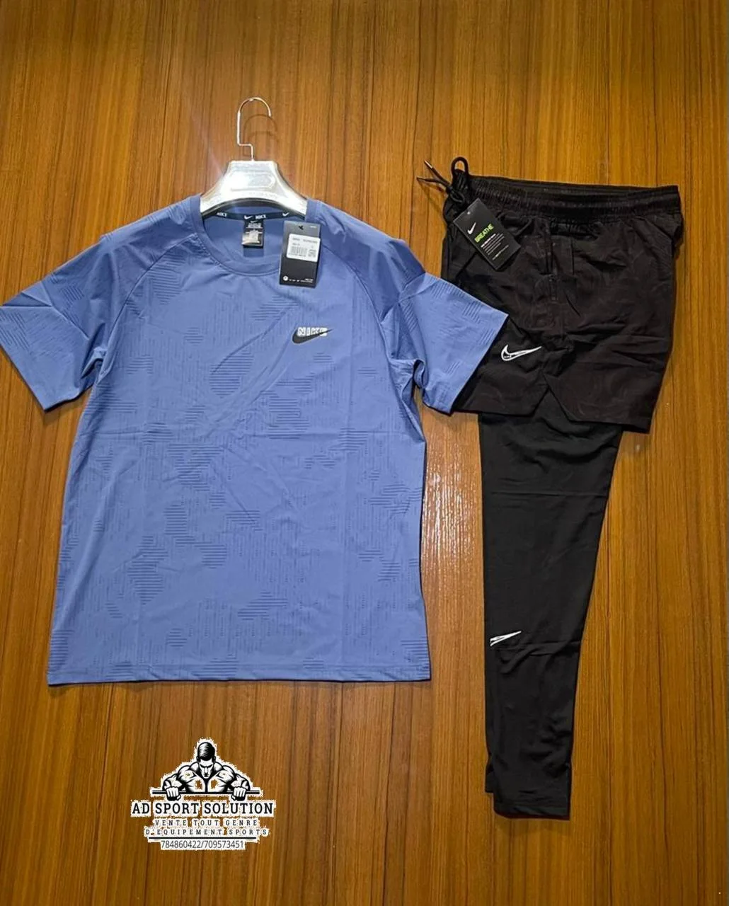 Ensemble Sport Nike (T-shirt + collant / Short)