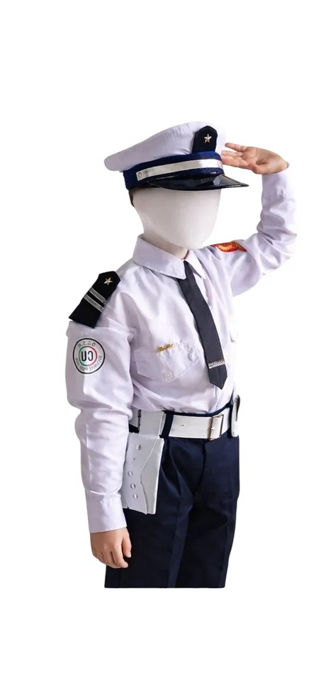 زي الشرطة الأبيض