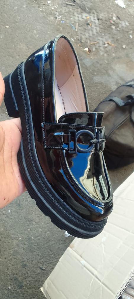 👢 حذاء نسائي جلدي أنيق – مزيج مثالي بين الأناقة والراحة 👢
