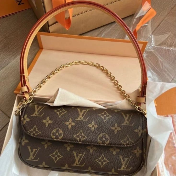 Pochette Louis vuitton
