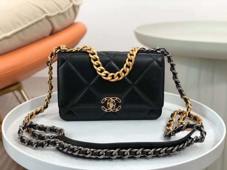 Pochette chanel 19
