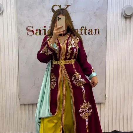 التكشيطة المغربية  الحمراء