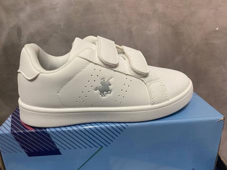 حذاء أطفال رياضي مريح بخامة ناعمة وتصميم أنيق