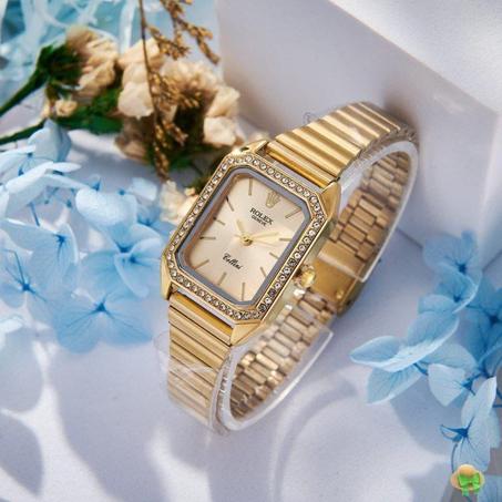 ساعات نسائية