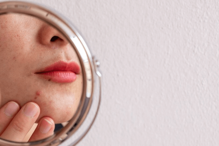 دليل شامل حول غسول الوجه المضاد للشيخوخة