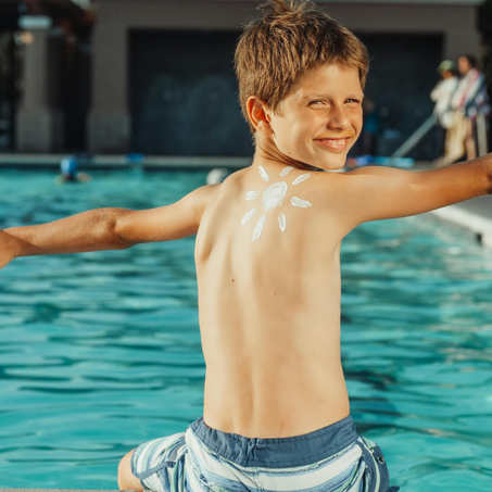 أفضل كريم واقي شمس للبشرة الدهنية