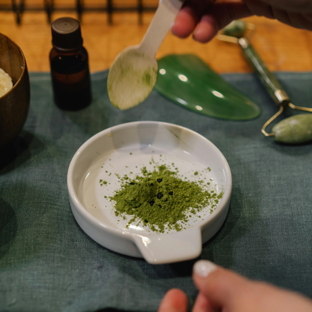 أهم مكونات منتجات العناية بالبشرة