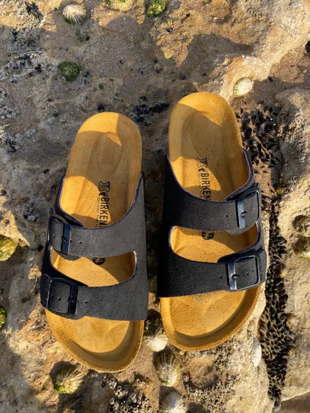 صندل طبي مريح بتصميم عصري – خفيف وأنيق للاستخدام اليومي