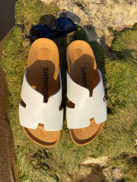 صندل طبي مريح بتصميم عصري – خفيف وأنيق للاستخدام اليومي