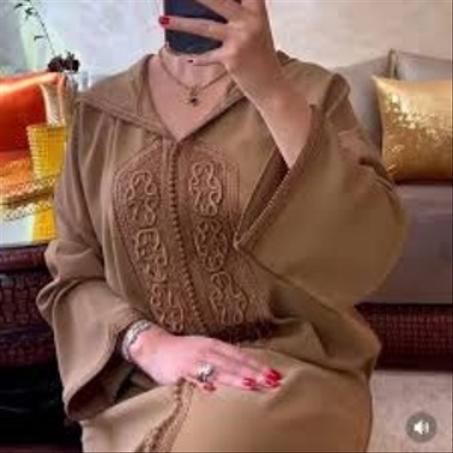 ملابس تقليدية لنساء