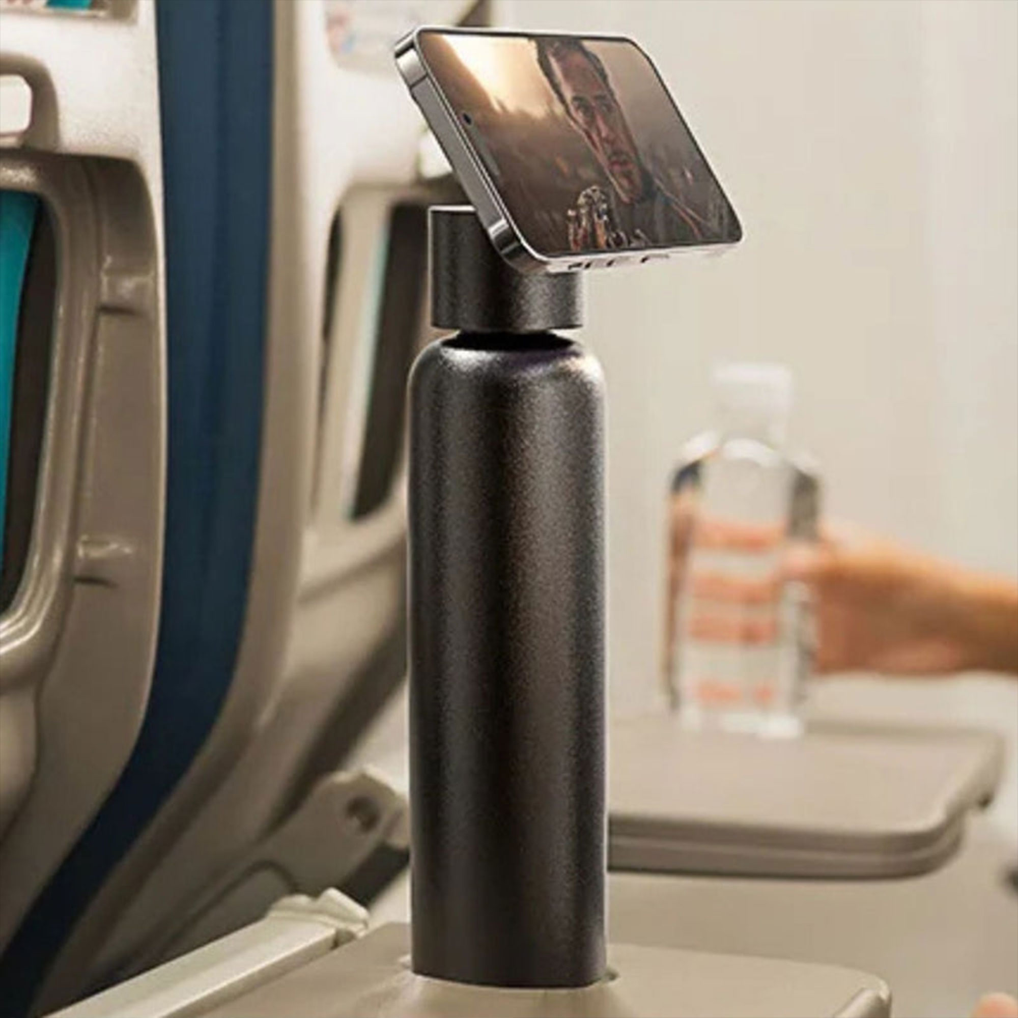 Ringo Water bottle with magnetic mobile phone holder