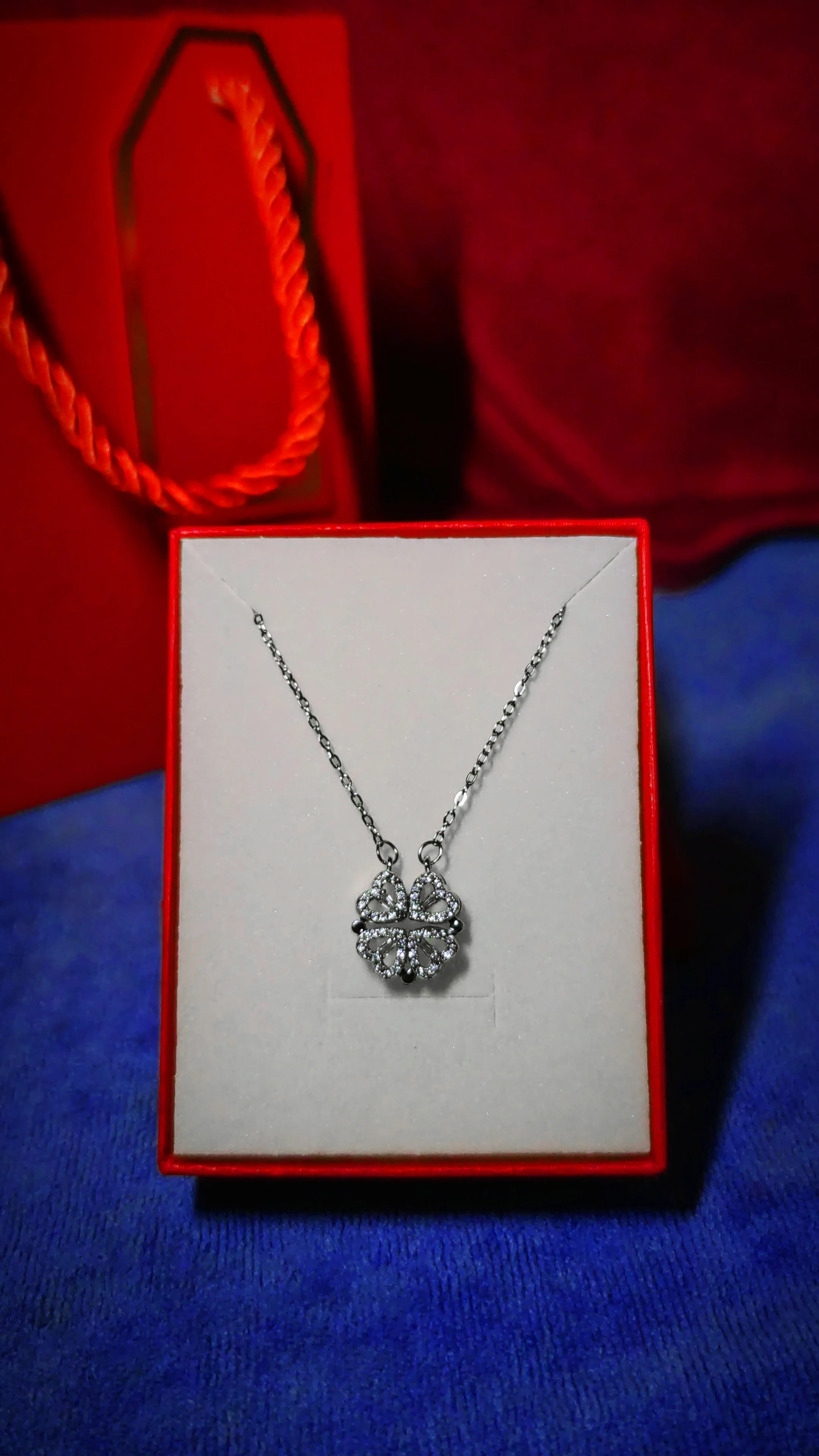 سلسلة قلوب الحظ