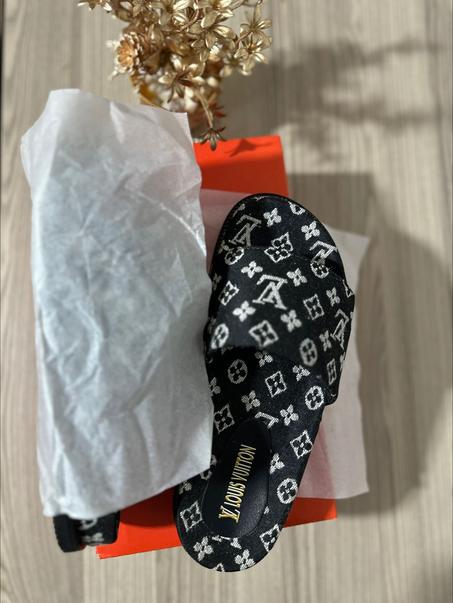 SANDALE LOUIS VUITTON BLACK