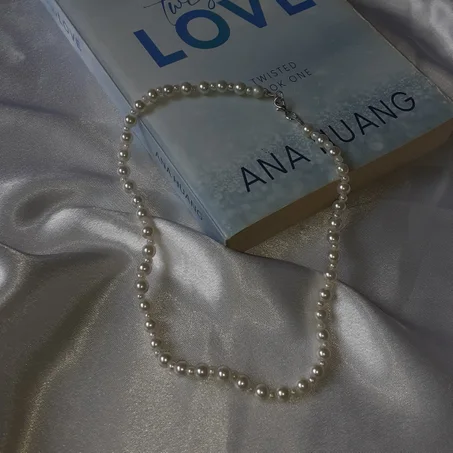 Luna Luster Necklace
