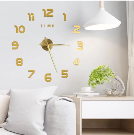 ساعة حائط جديدة باللون الذهبي ✨