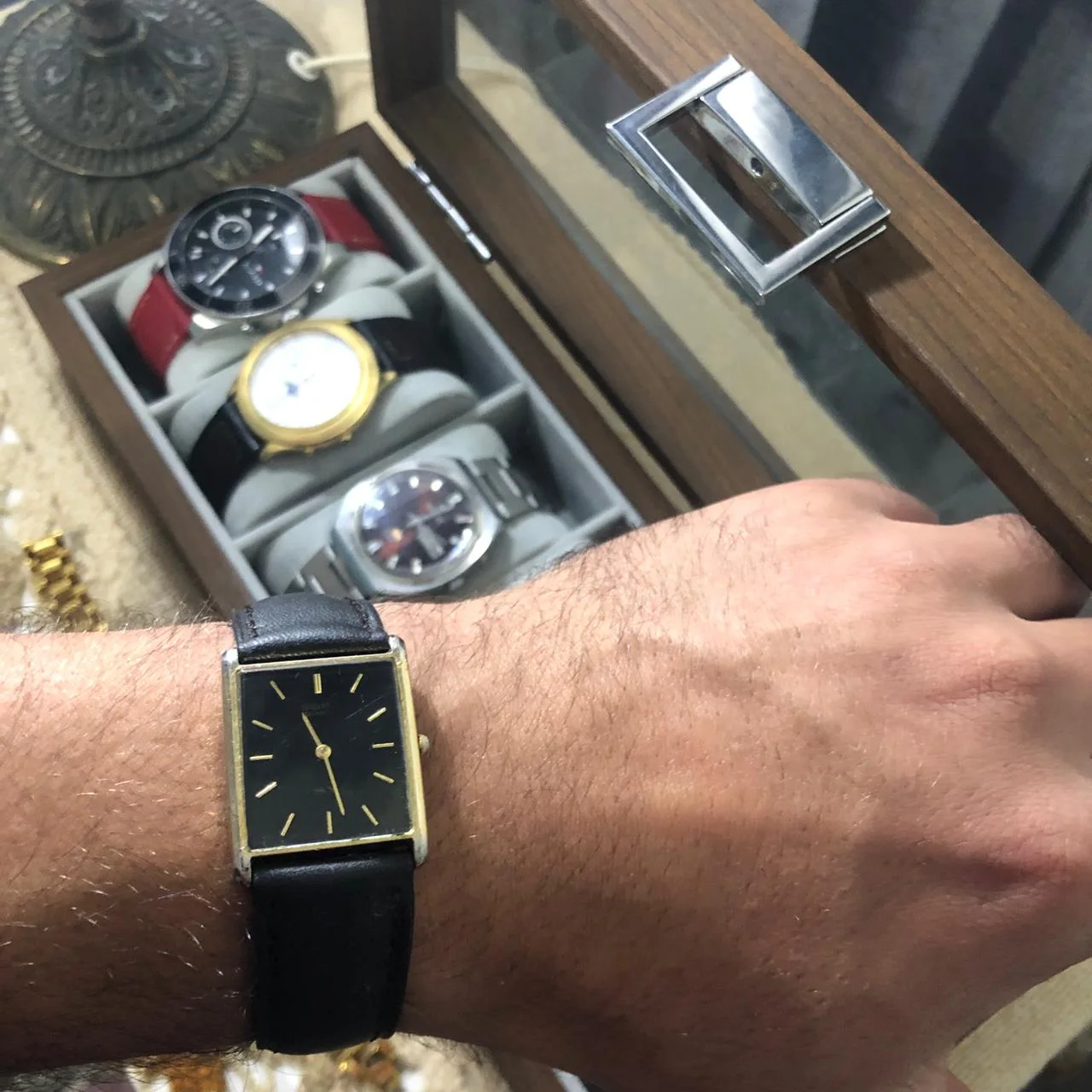 ⌚✅Seiko ✅ Montre vintage Seiko Tank homme ton or cadran noir rectangle 25 mm