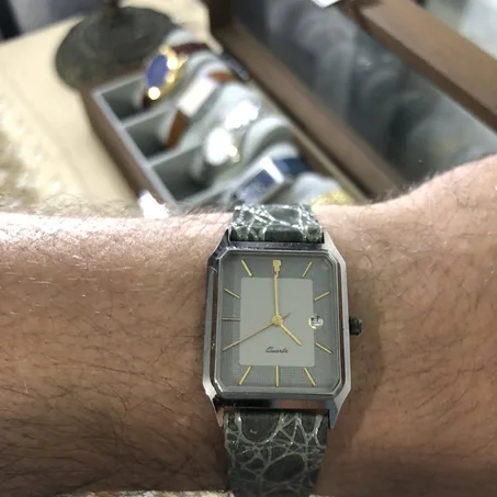 ⌚ classic rectangular "tank" case mode Swiss Harley