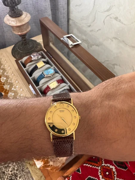 ⌚️ montre vintage est une Seiko Quartz, 1990 plus précisément le modèle de référence 5Y30-5150.