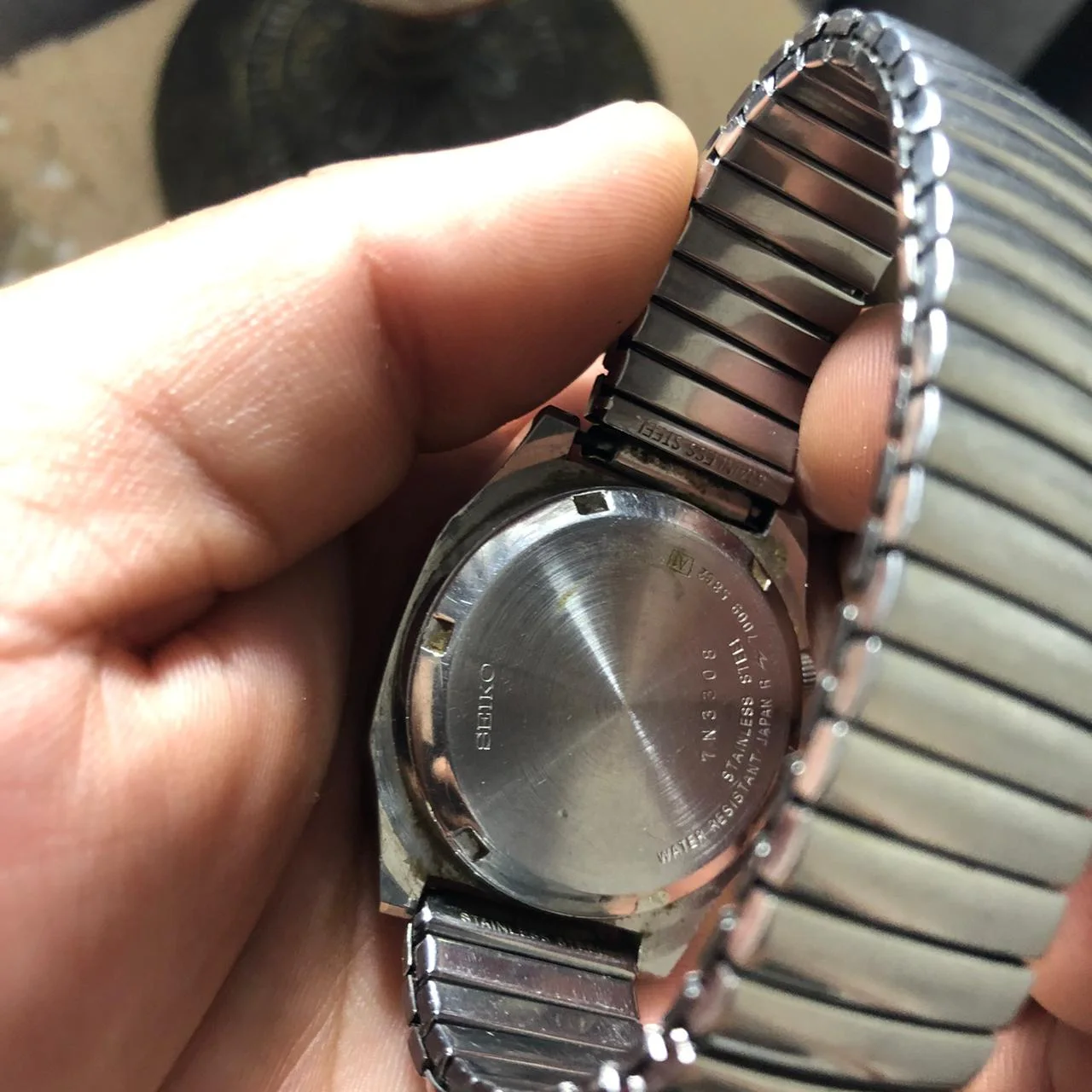 ⌚✅ Seiko 5✅Vintage Seiko 5 Automatic Men's Watch: Golden Dial, 35mm Case