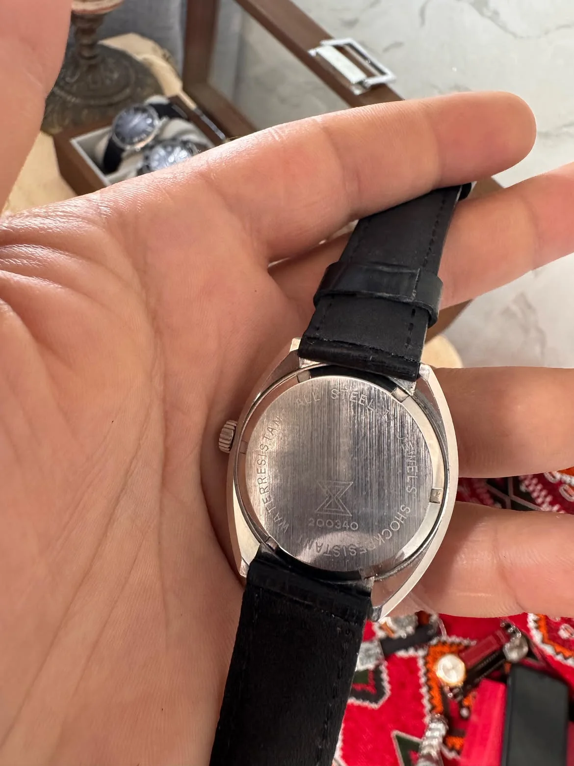 ⌚️ montre est une Camy Sea Club vintage avec un boîtier en acier inoxydable et un cadran clair