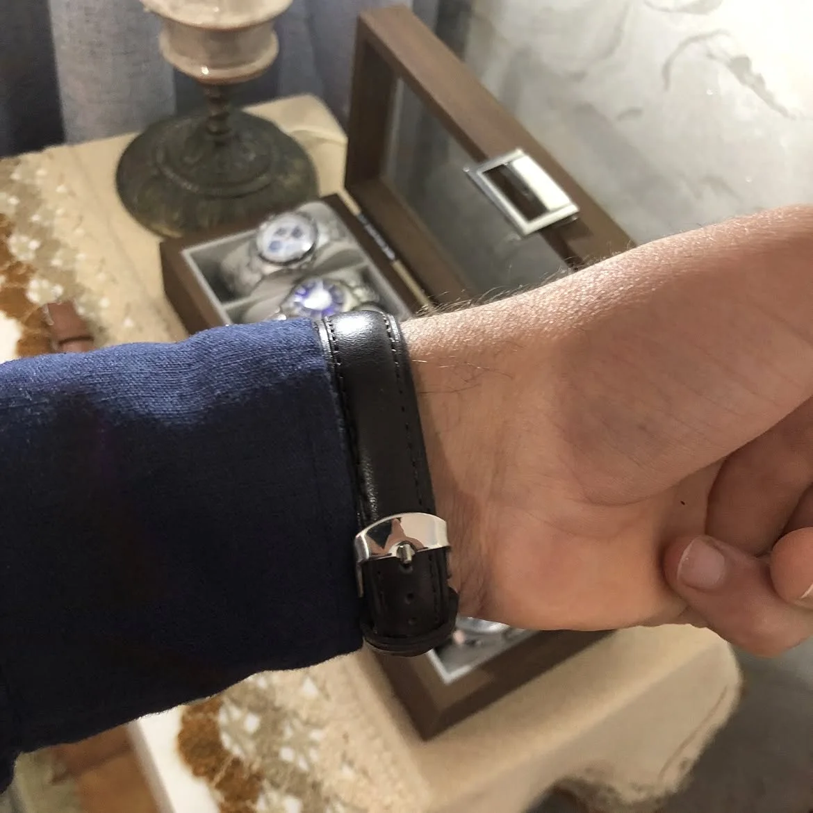 ⌚ vintage Tegra est un modèle suisse mécanique à remontage manuel doté d’un mouvement de 17 rubis avec protection antichoc Incabloc.