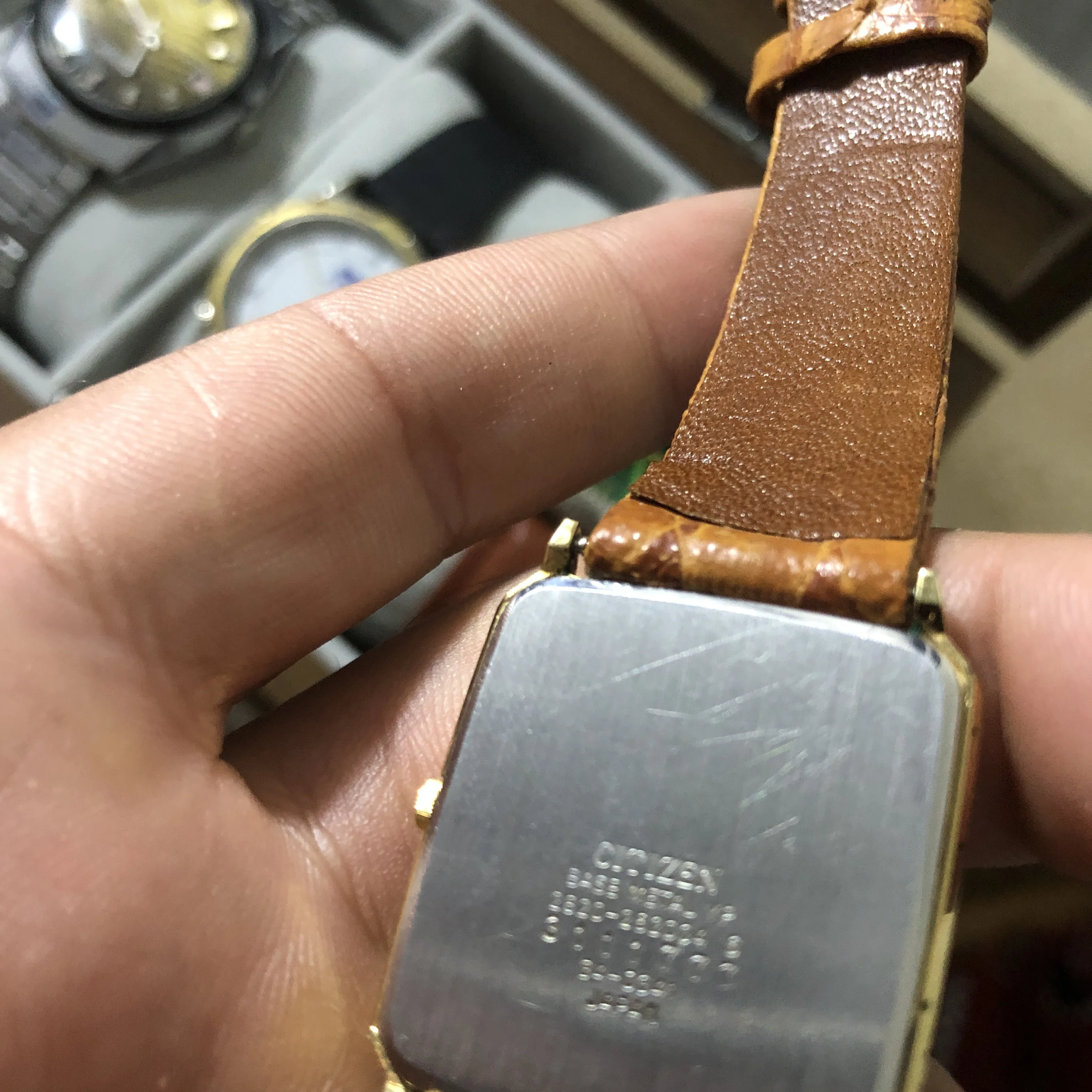 ⌚❌Citizen❌ 500 dh - Tank vintage Or Cabochon - 1983