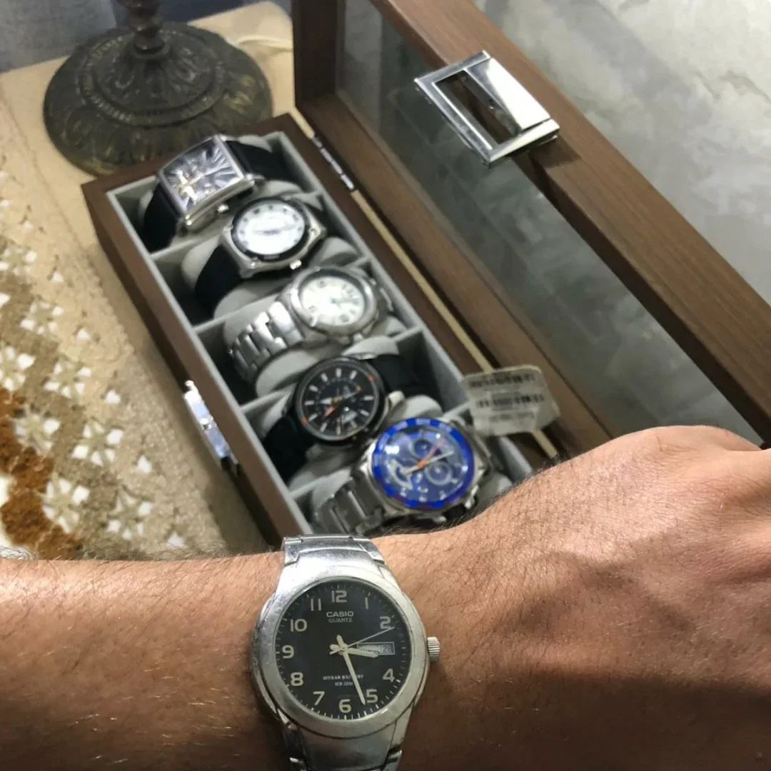 ⌚Vintage  MTP-1229D-1AV, un modèle analogique classique de la gamme Casio