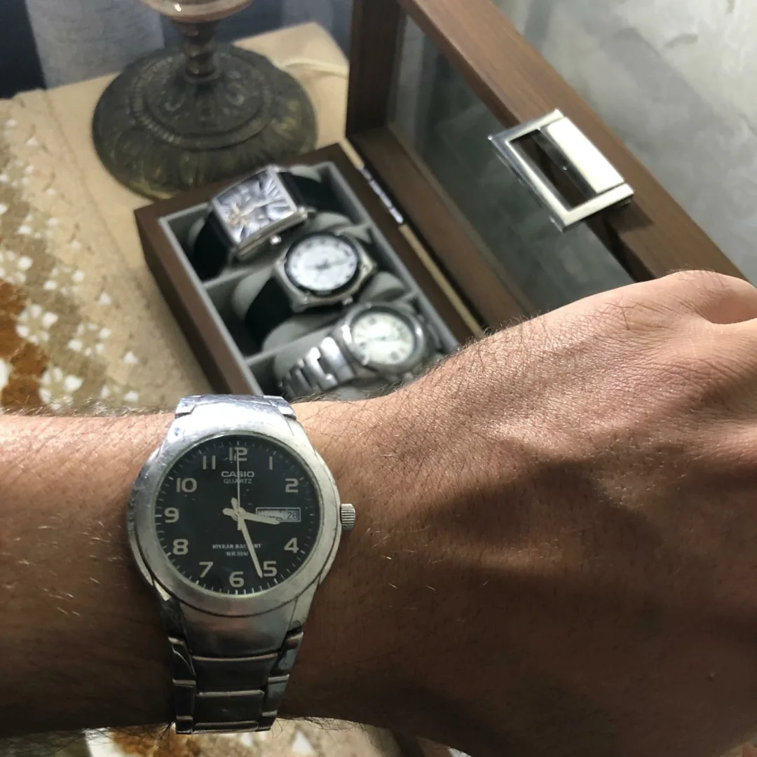 ⌚Vintage  MTP-1229D-1AV, un modèle analogique classique de la gamme Casio